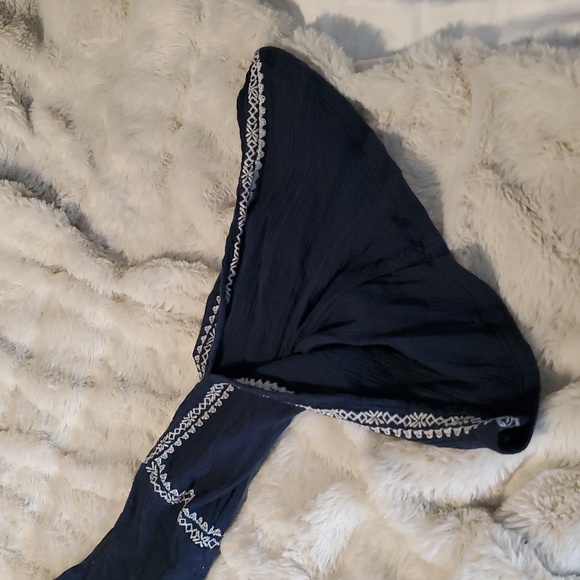 Hollister Navy Boho Top With Embroidery M - Picture 5 of 10